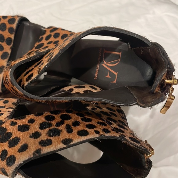 Diane Von Furstenburg ‘Opal’  Cheetah and wood wedge platform sandals size 6 - Picture 4 of 7